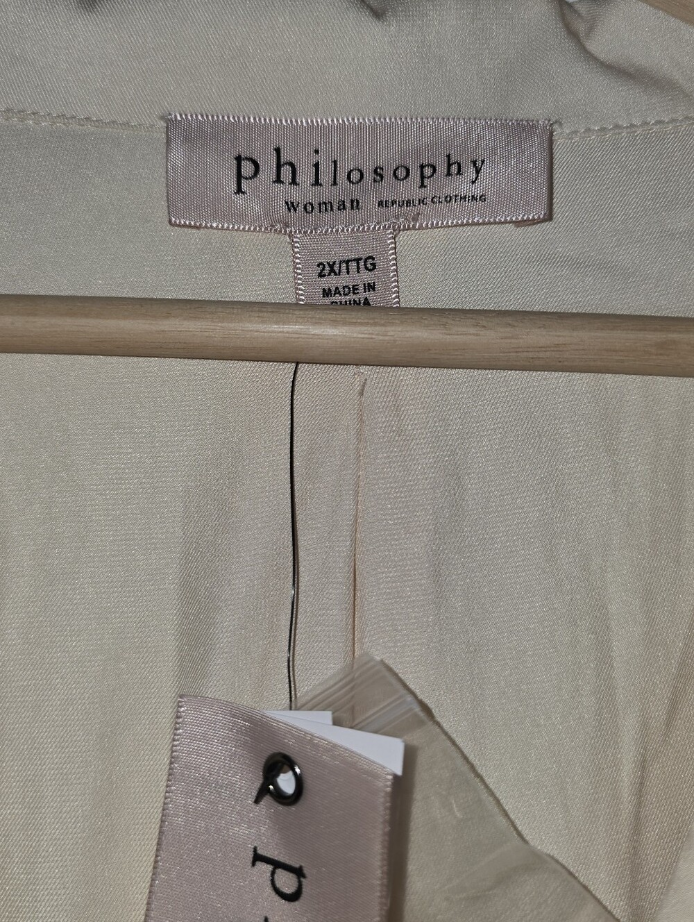 Philosophy Cream Short-Sleeve Button Front Blouse Size 2x - Picture 2 of 8
